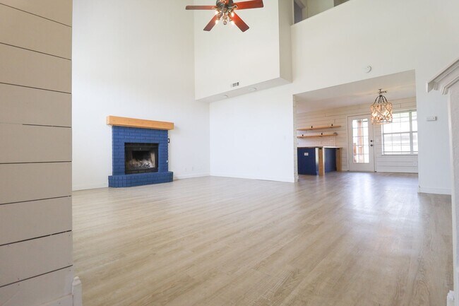 Building Photo - 4 Bed 3 Bath Rental Home in Tulsa!