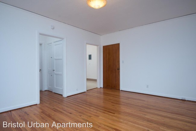 Foto del edificio - 5685 NE Sandycrest Terrace