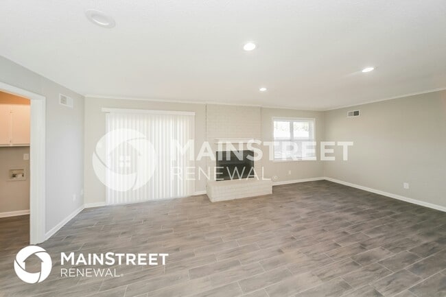 Foto del edificio - 6192 Cranbury Park Dr