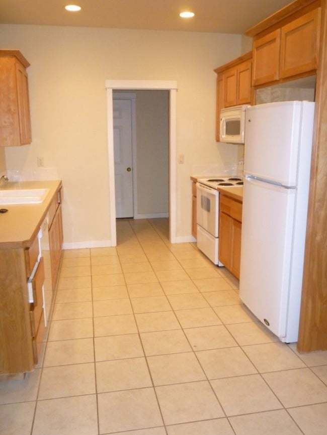 Foto del edificio - Spacious NE Bend Duplex