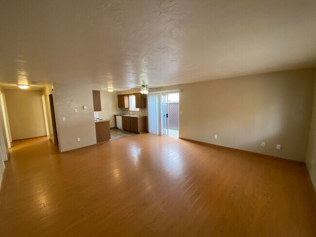 Building Photo - Monarch Dr. Duplex/crema102-305