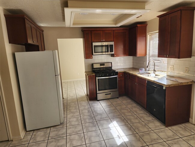 Building Photo - 14219 Berrington Dr