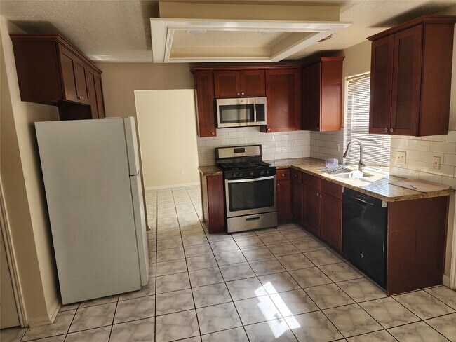 Foto del edificio - 14219 Berrington Dr