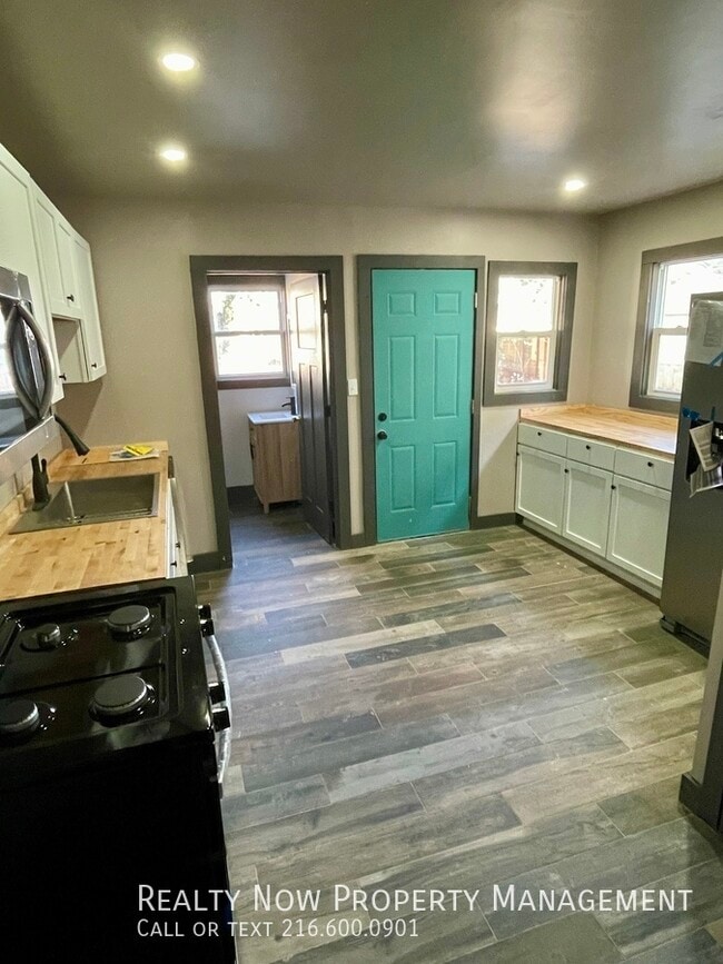 Foto del edificio - 2043 W 101st St