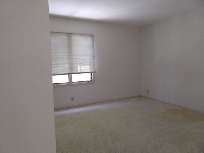 Foto del edificio - 14210 Fox Run Row