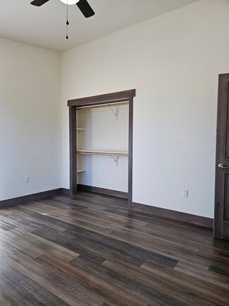 Building Photo - 2870 W Villa Loop