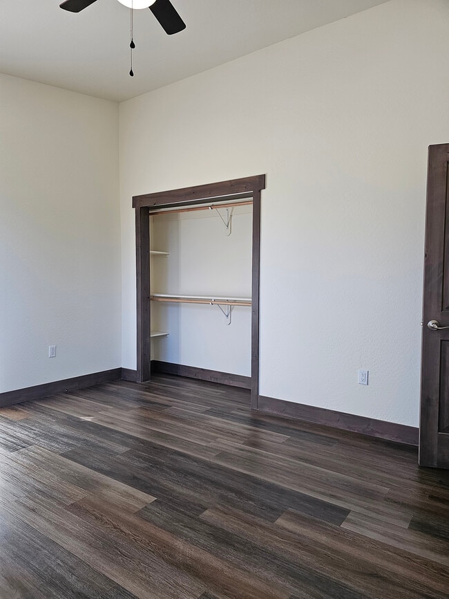 Building Photo - 2870 W Villa Loop