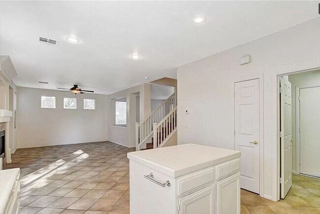 Foto del edificio - BNEW UPGRADED 2-story single-family home