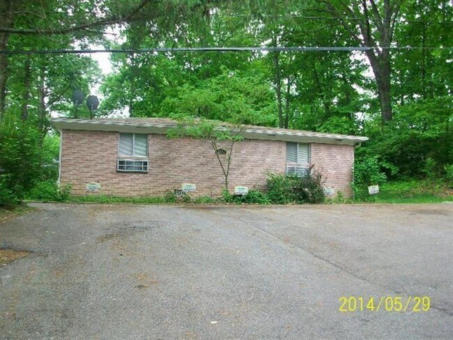 Front of building - 460 Wells Dr