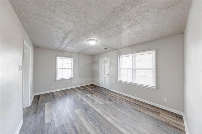 Building Photo - 2854 S Keystone Ave