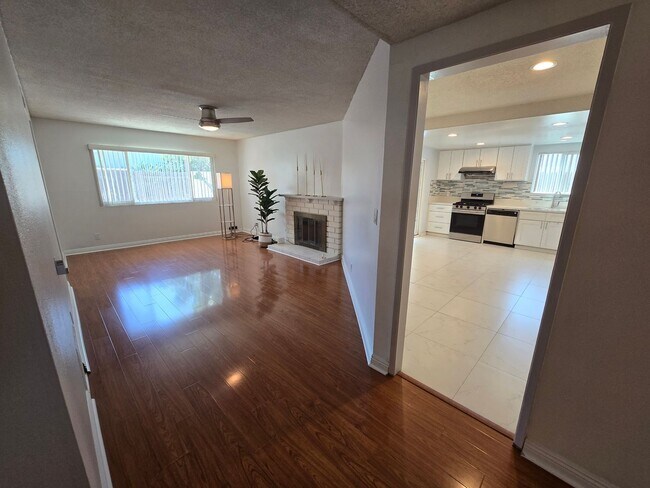 Building Photo - Beautiful 4 Bedroom Home