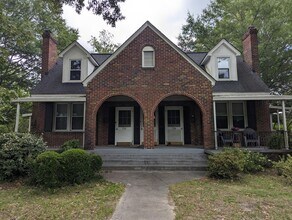 Building Photo - 730 Woodrow St