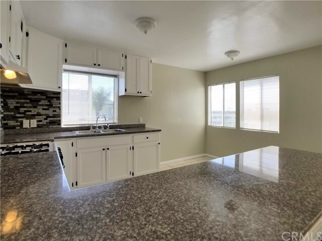 Foto del edificio - 6350 Gage Ave