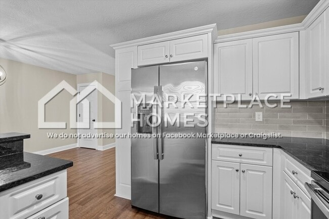 Building Photo - 2205 Perrins Ln