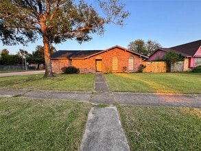 Building Photo - 9750 Guest St