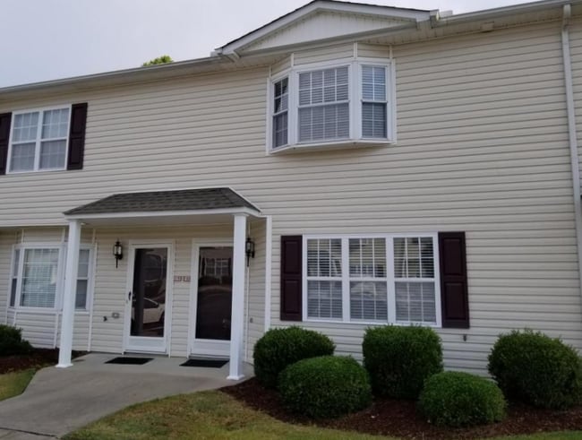 Photo - 2136 Flagstone Ct Townhome