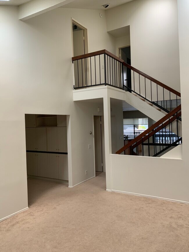 Building Photo - 5107 Cimarron Ln