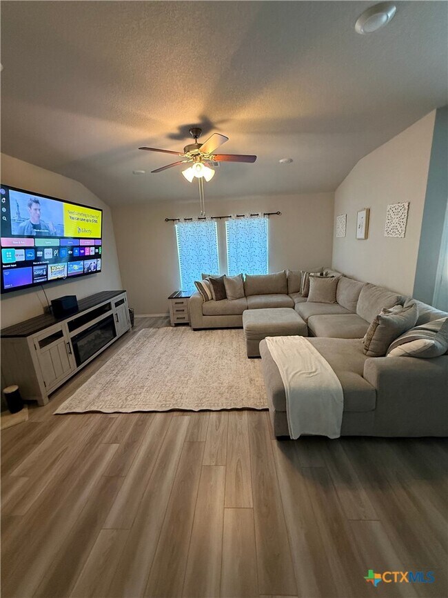 Foto del edificio - 146 Ellenora Dr