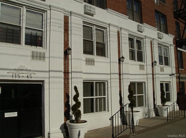 Building Photo - 175-45 88th Ave