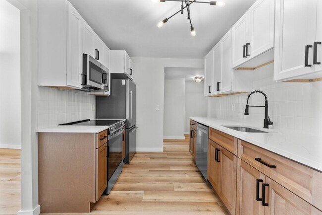 Foto del edificio - 411-431 N Main St. Rd-12