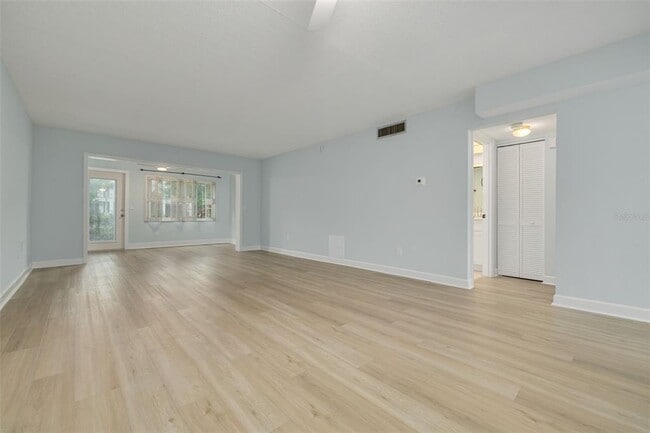 Building Photo - 4580 Overlook Dr NE