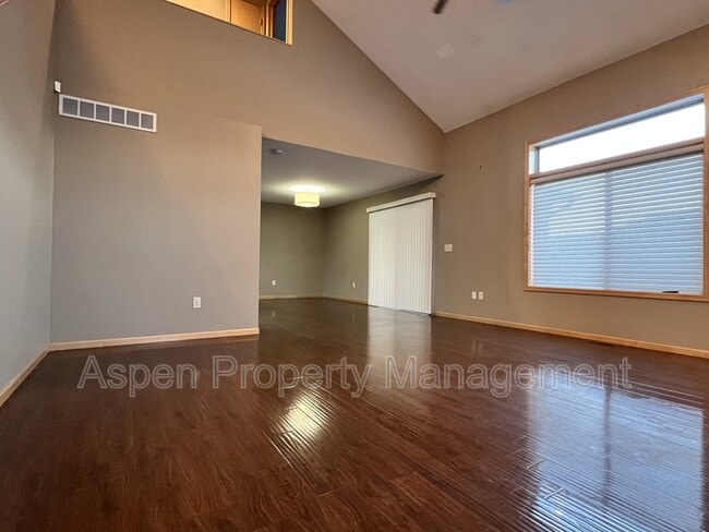 Foto del edificio - 1765 Sara Ct