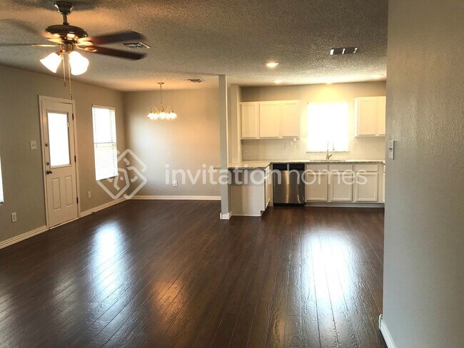 Building Photo - 1421 Lochspring Dr