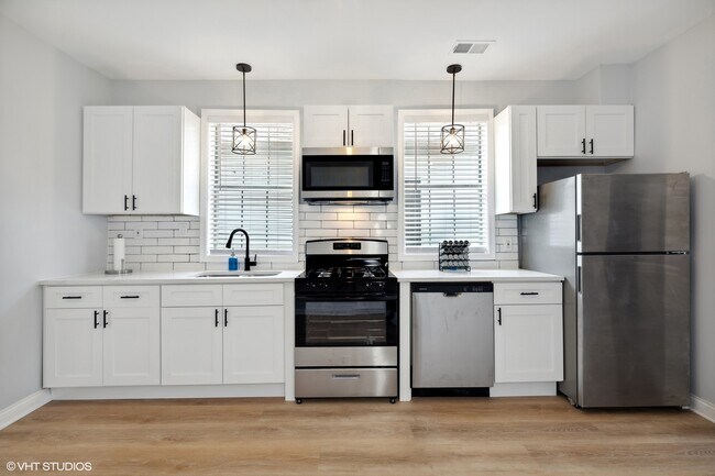 Foto del edificio - 2429 W Cortland St