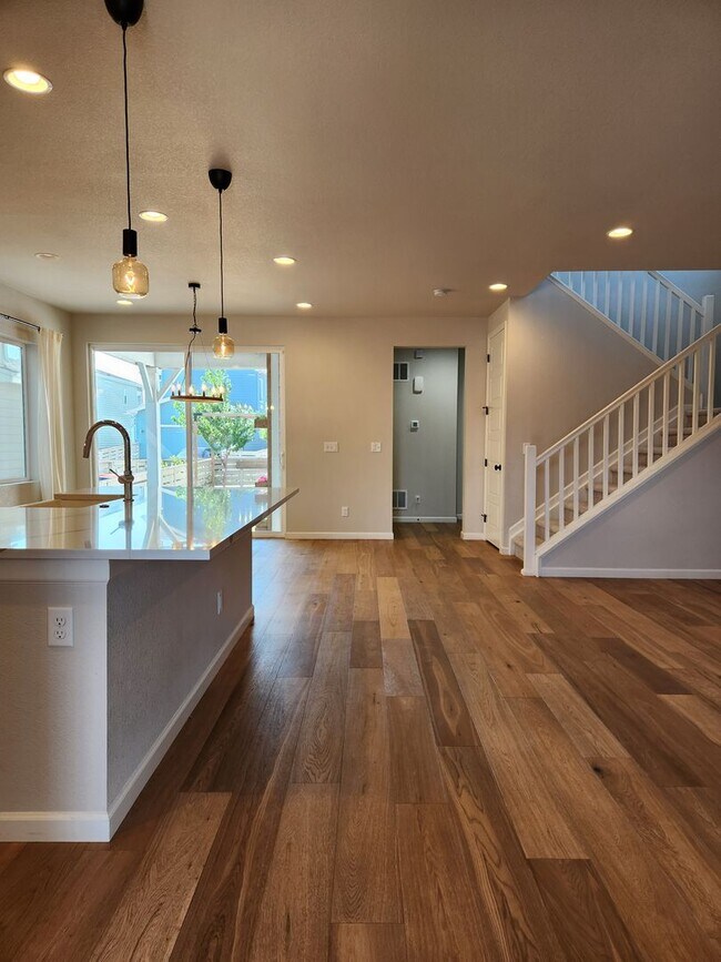 Foto del edificio - Sterling Ranch Home available for move in ...