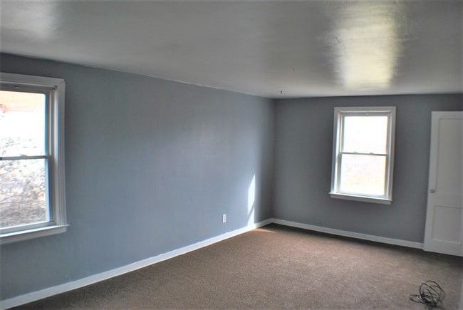Building Photo - 708 Lynda Ln