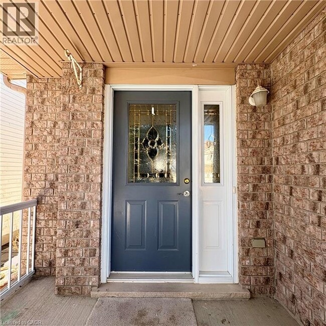 Building Photo - 629 Violet St