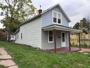 Building Photo - 218 N 8th Ave