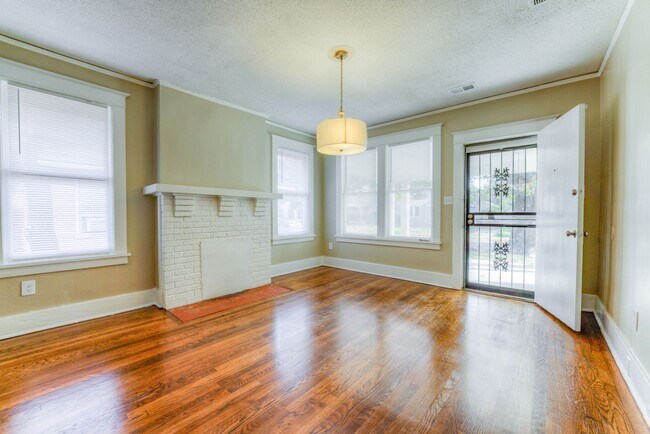 Building Photo - 869 Garland St