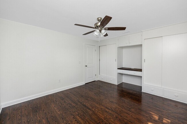 Foto del edificio - 14744 Sunset Dr