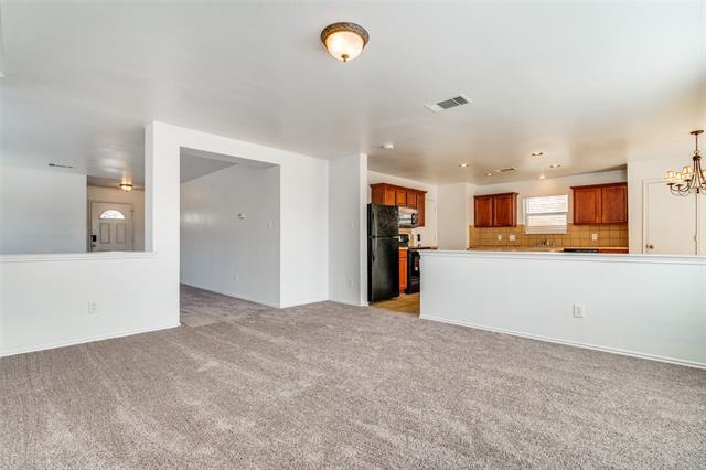 Building Photo - 605 Fox Glen Dr