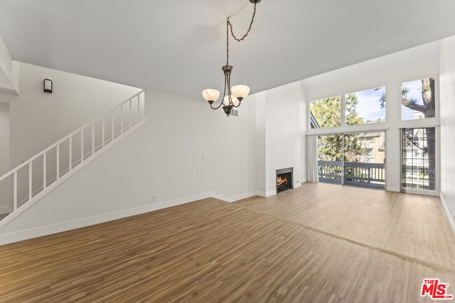 Foto del edificio - 4338 Redwood Ave