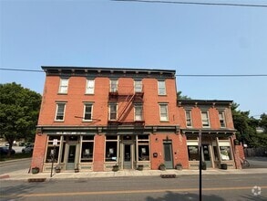 Building Photo - 554 Main St