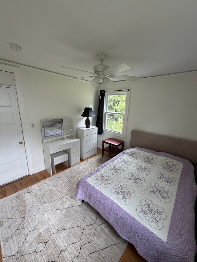 Foto del edificio - 202 Mayfield Dr