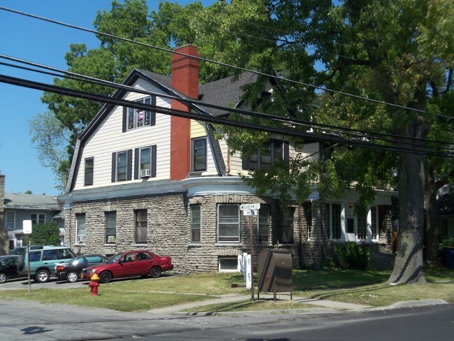 Building Photo - 300 High St