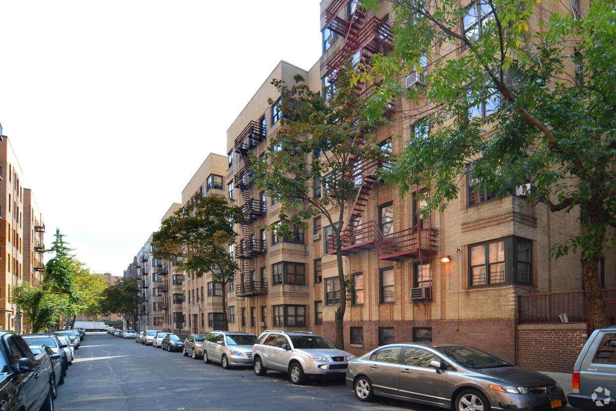 SimplyBetter Apartment Homes Pelham Apartments in Bronx, NY