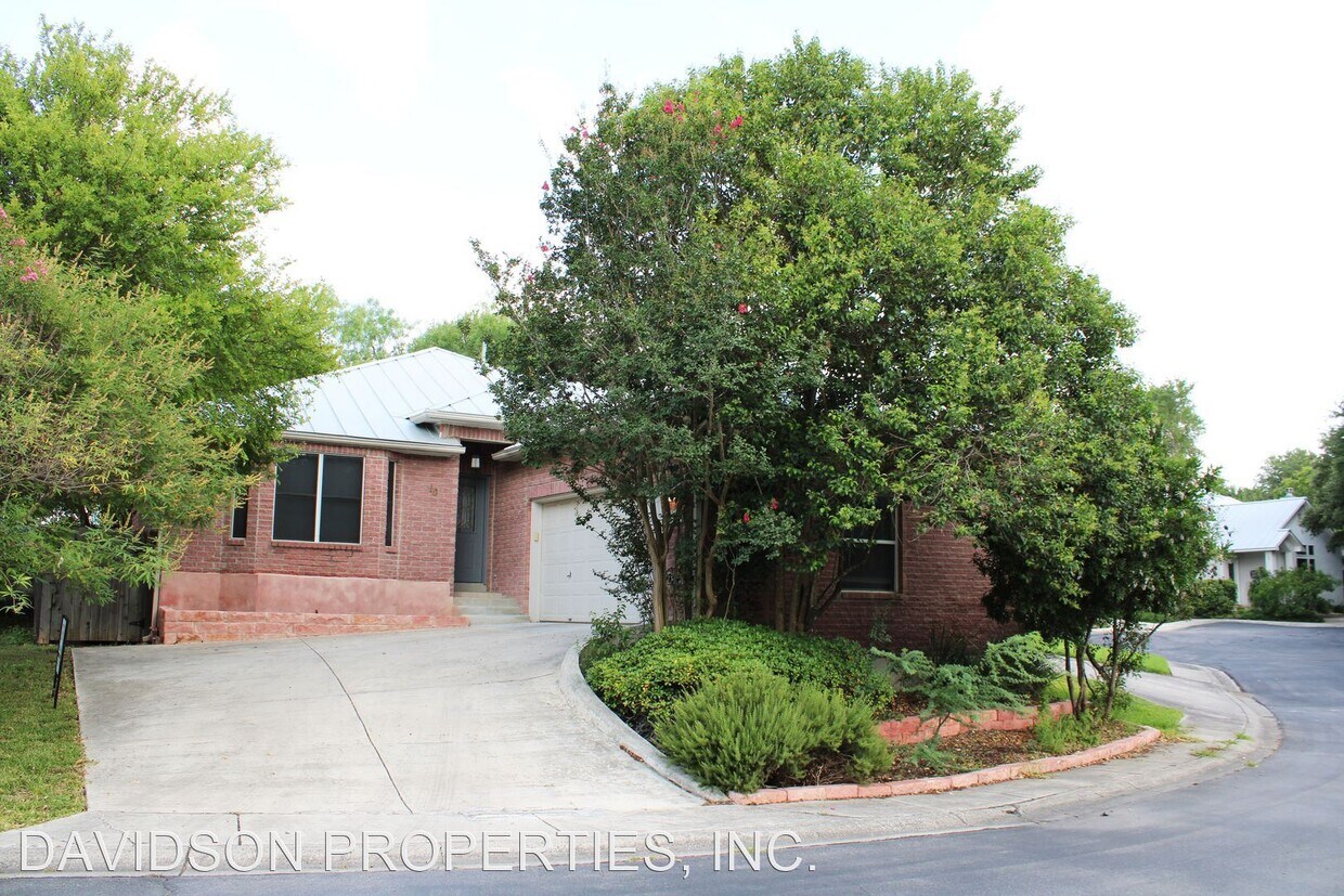 3 br, 2 bath House 10 Oakwell Farms Parkway House Rental in San