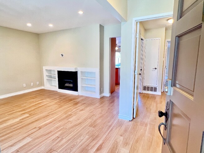 Building Photo - 1144 Stonewall Cir