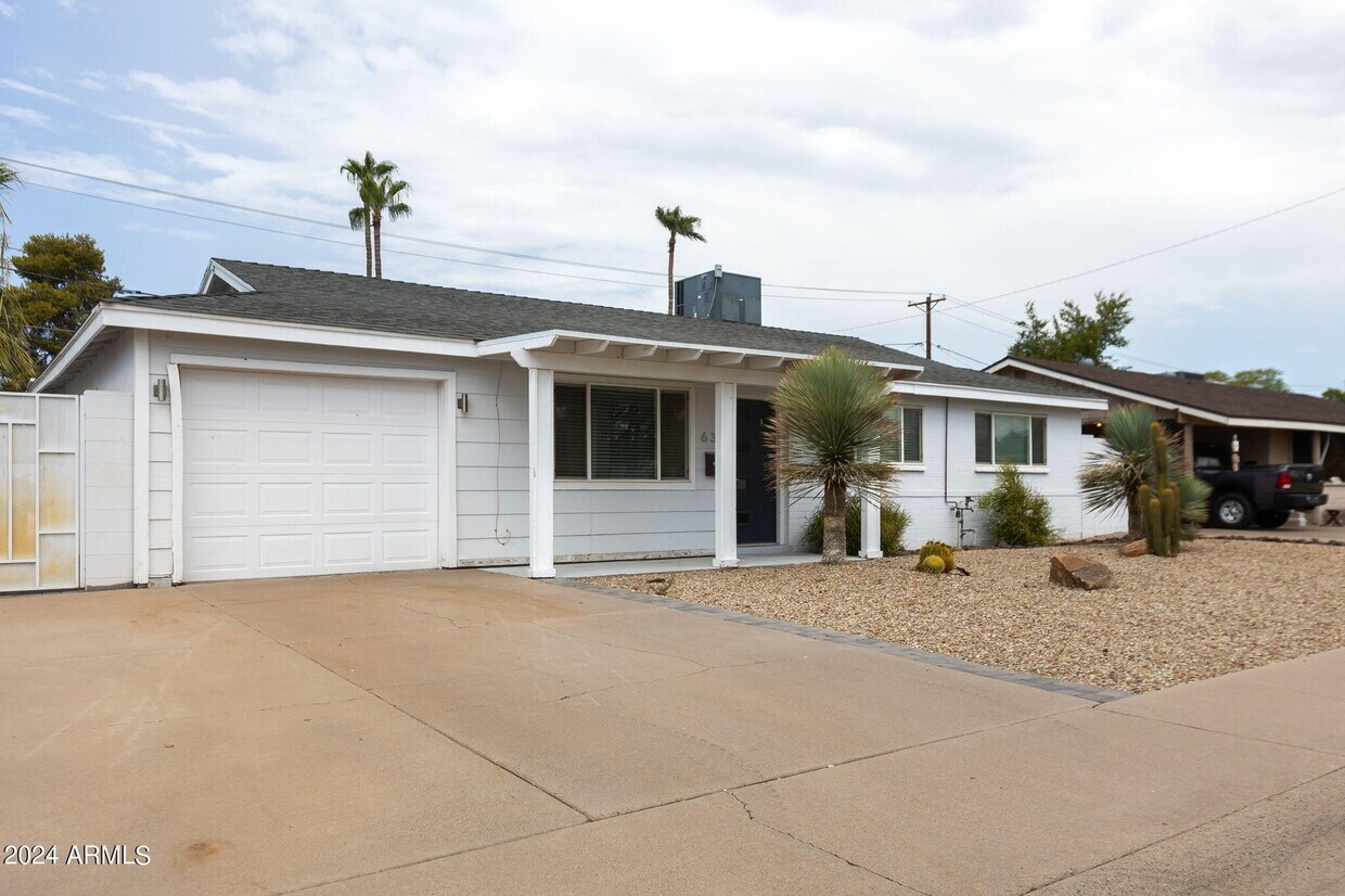 Primary Photo - 632 N 74th Pl