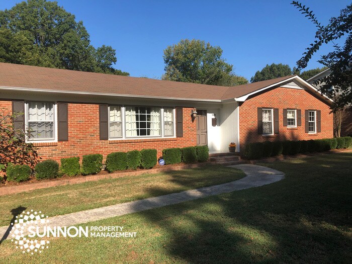 3BR 3BA Ranch 4 min from SouthPark Mall! House Rental in Charlotte