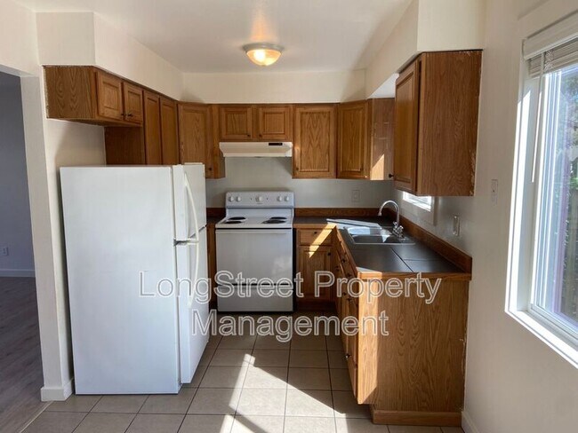 Building Photo - 11380 SW Greenburg Rd