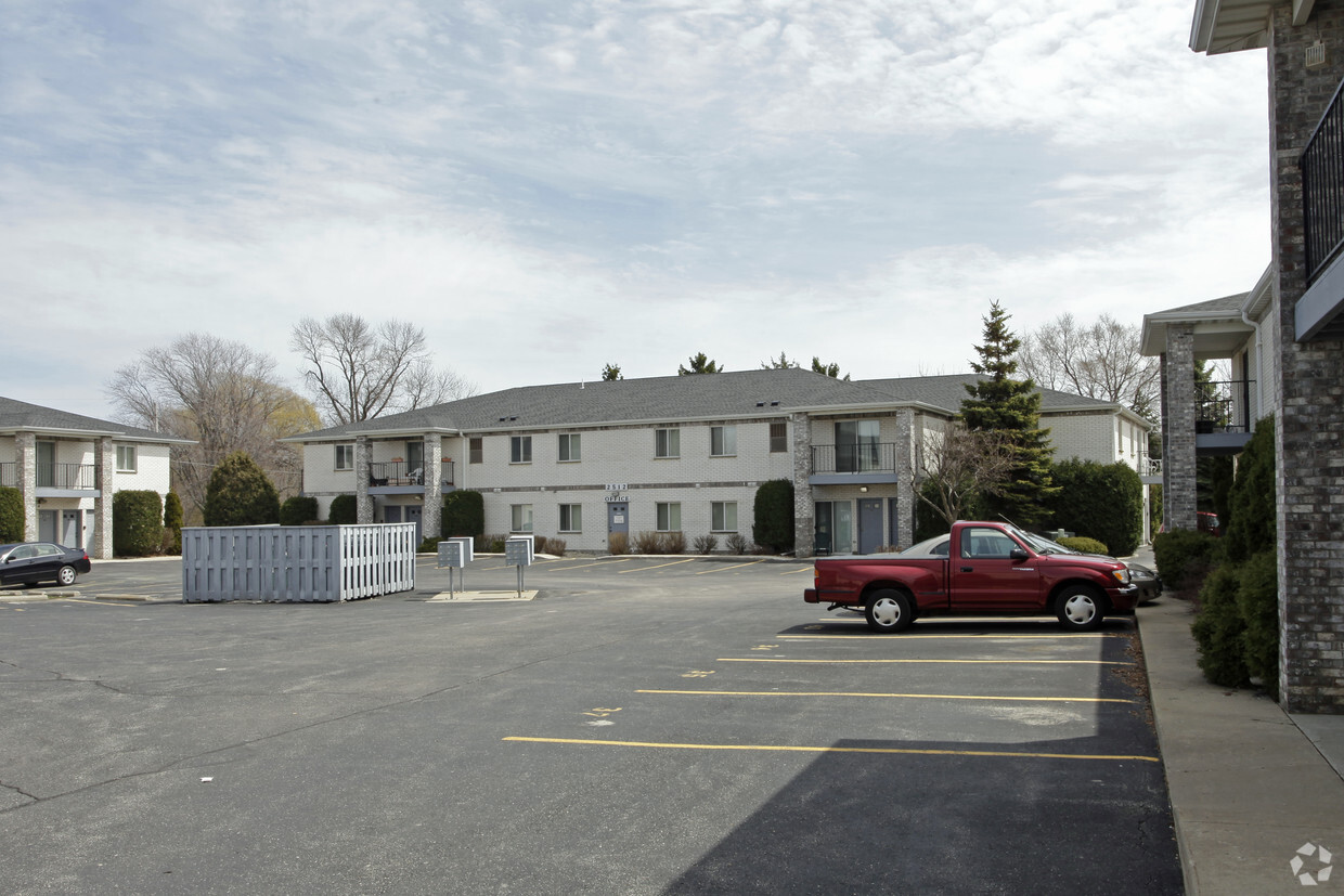 Sterling Court - Sterling Court Apartments