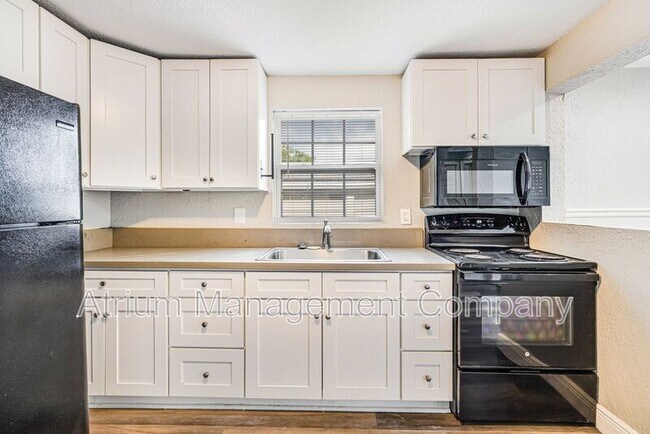 Foto del edificio - 3703 E North Bay St