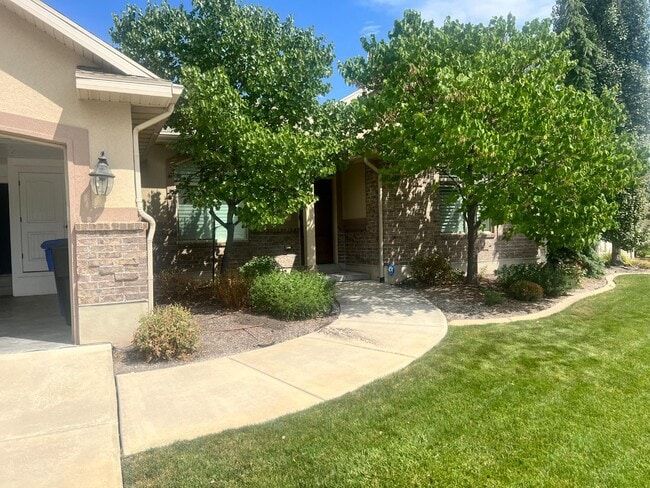 Building Photo - 564 Spring Meadow Ln