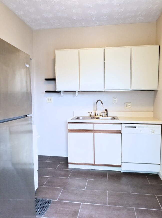 Kitchen - 1496 Michigan Ave