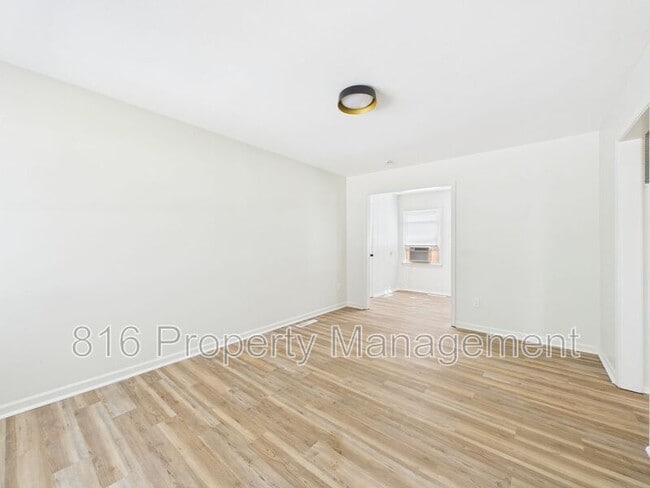 Building Photo - 5201 Alma St